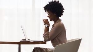 pwr-img_bg_afro-woman-coffee
